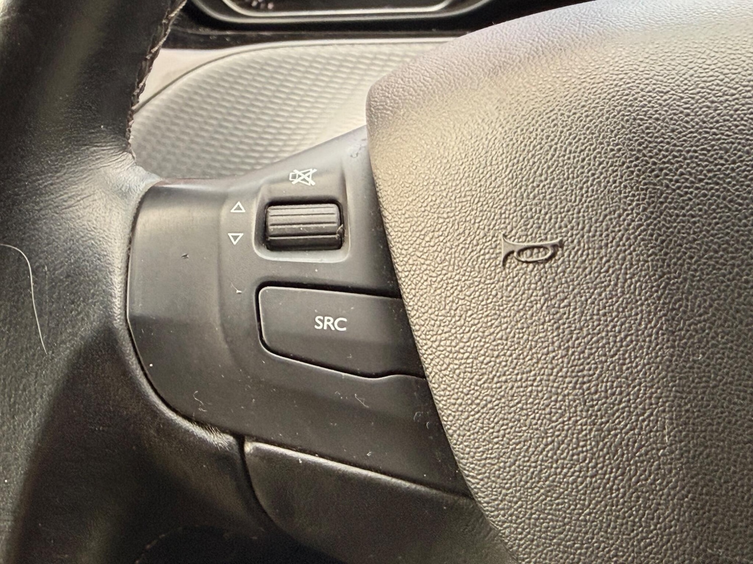 Used Peugeot 208 2016 for sale - 77440893: Photo 22