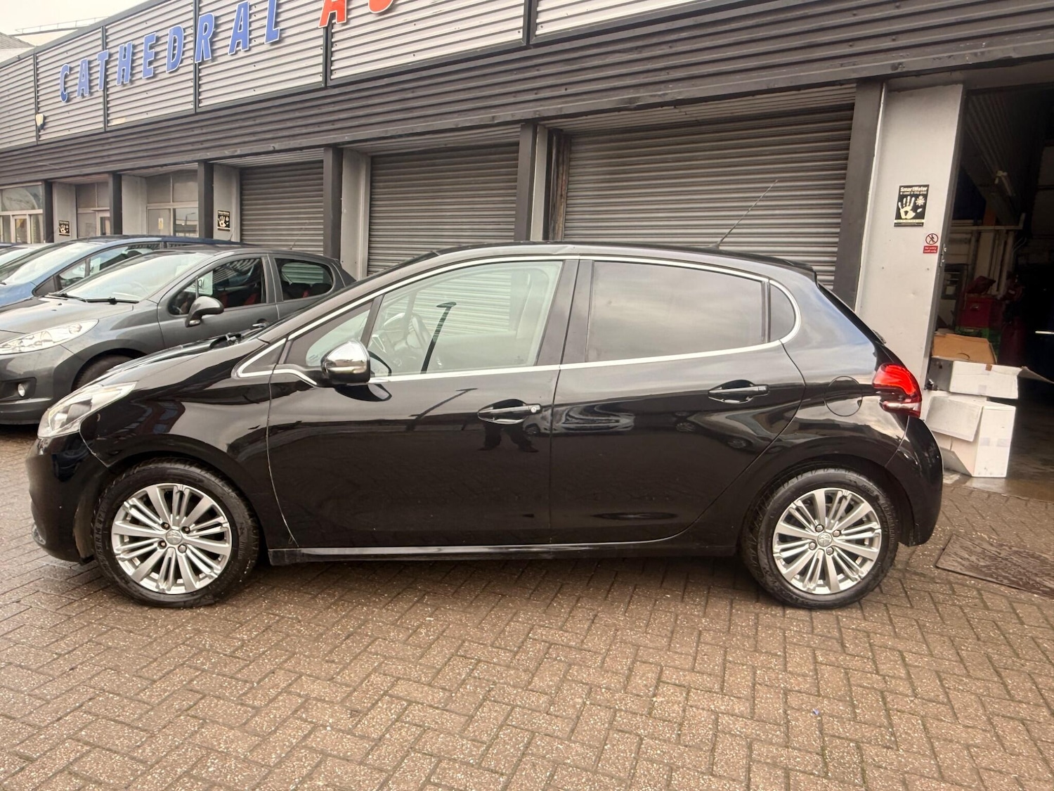 Used Peugeot 208 2016 for sale - 77440893: Photo 4