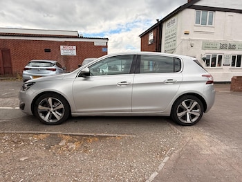 Used Peugeot 308 2015 for sale - 79062601: Photo