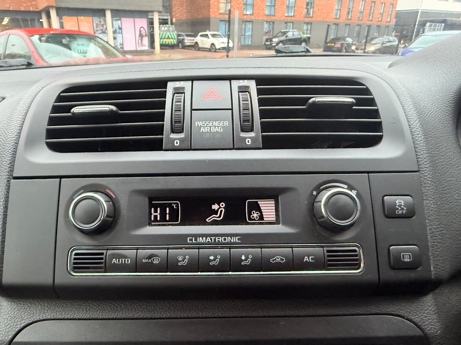 Used Skoda Fabia 2010 for sale - 77191662: Photo 15