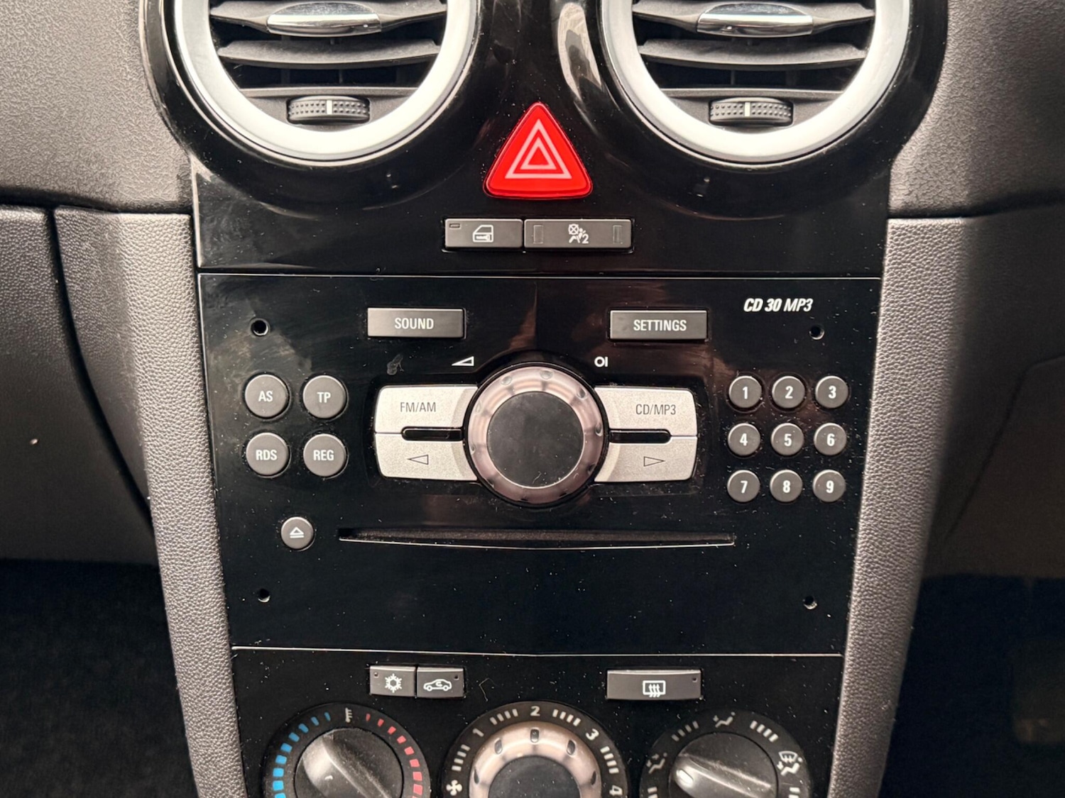 Used Vauxhall Corsa 2012 for sale - 77279566: Photo 18