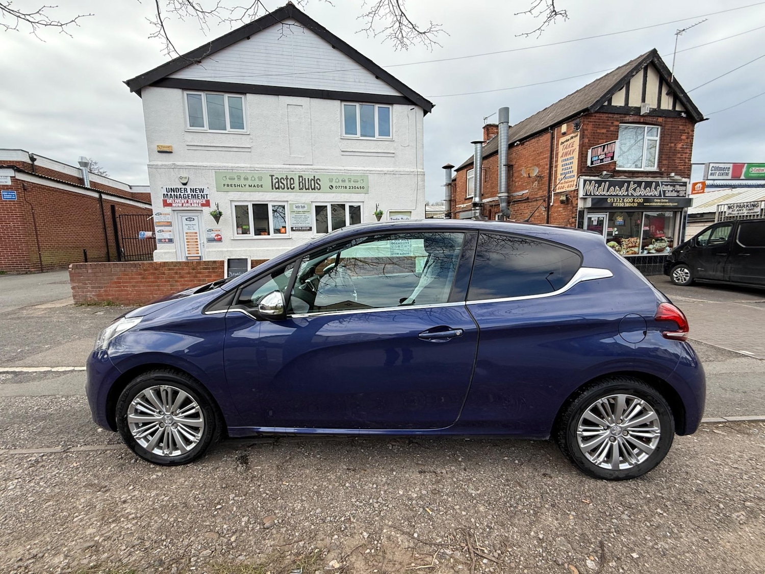 Used Peugeot 208 2016 for sale - 76283985: Photo 4