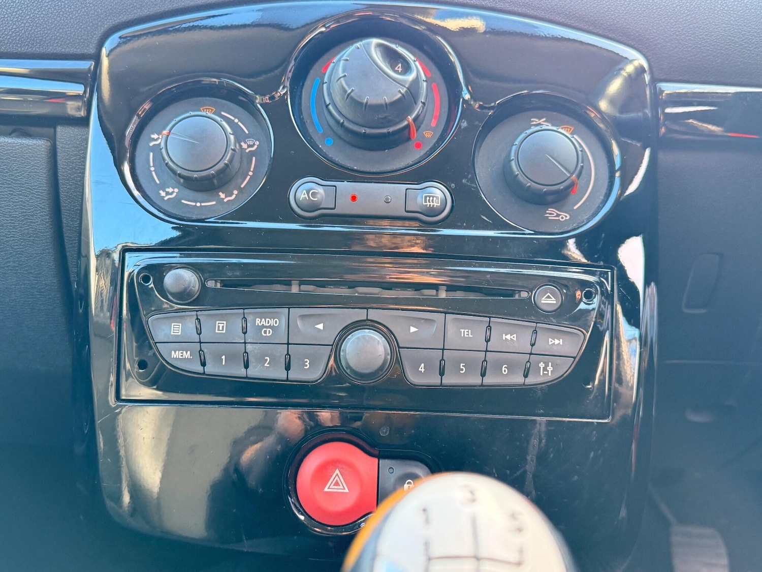 Used Renault Clio 2012 for sale - 76388614: Photo 14