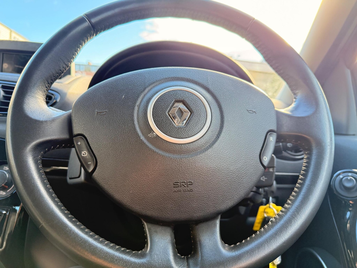 Used Renault Clio 2012 for sale - 76388614: Photo 16