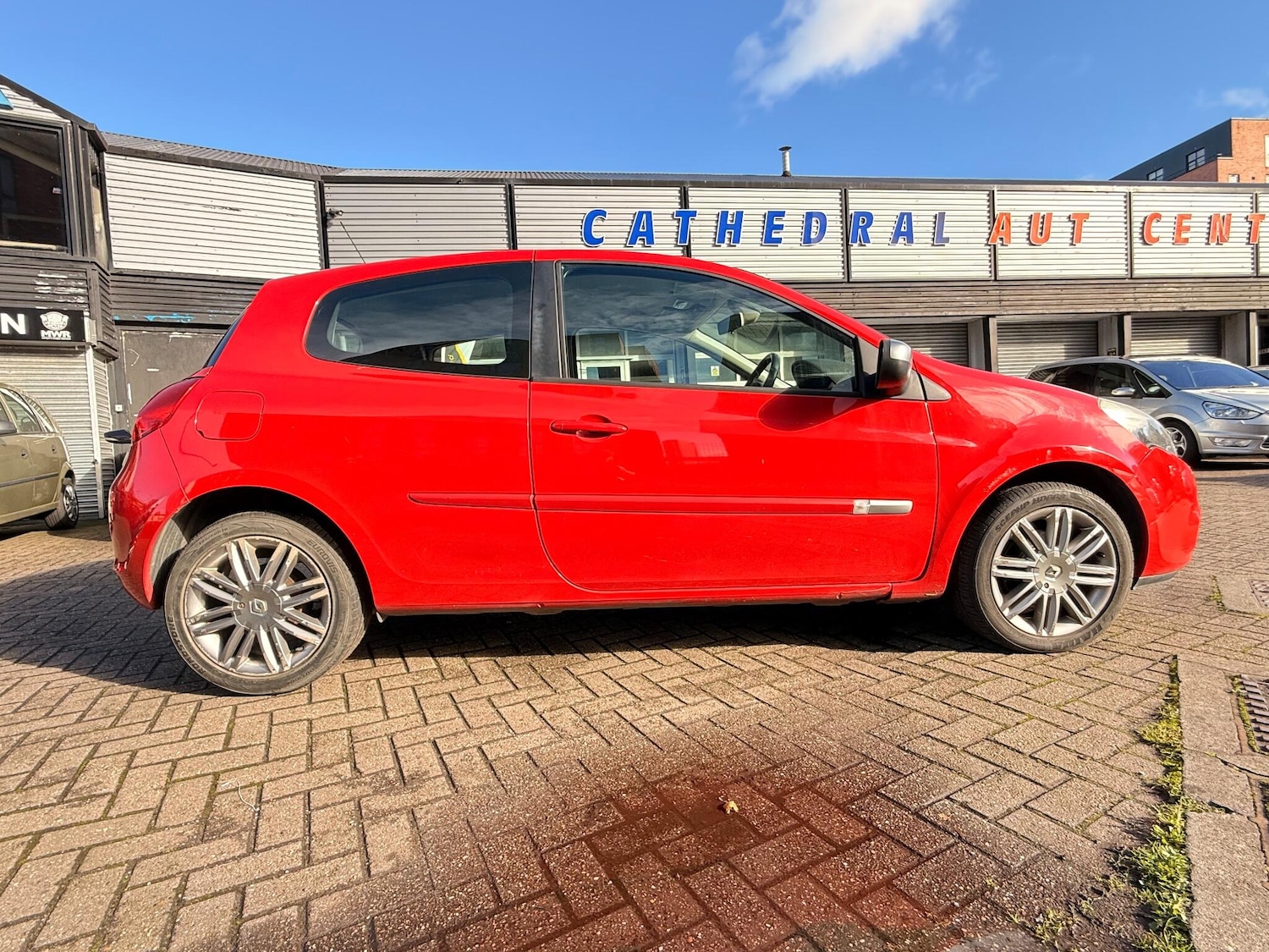 Used Renault Clio 2012 for sale - 76388614: Photo 9