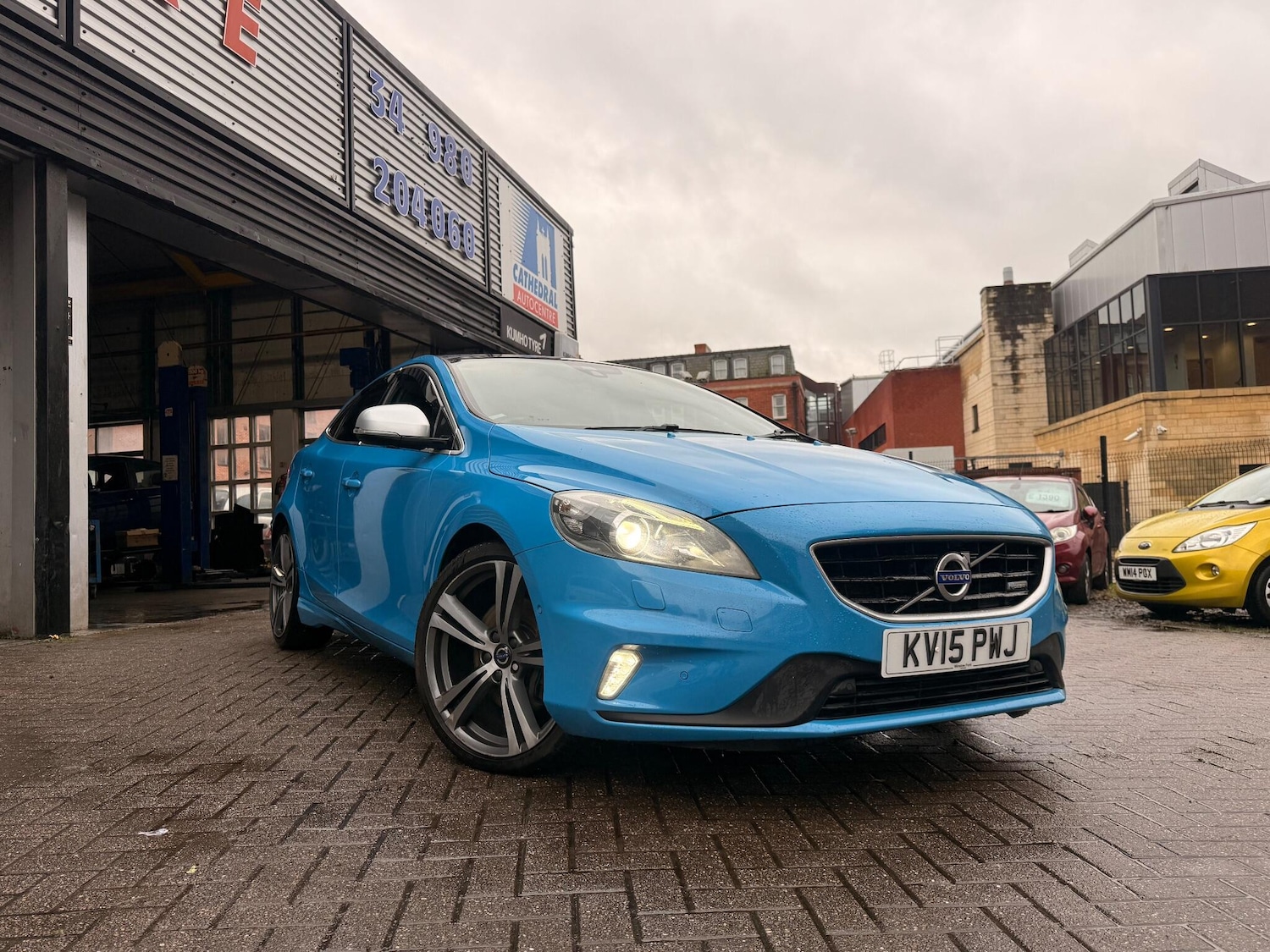 Used Volvo V40 2015 for sale - 76887016: Photo 1