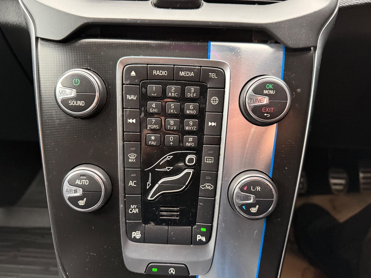 Used Volvo V40 2015 for sale - 76887016: Photo 18