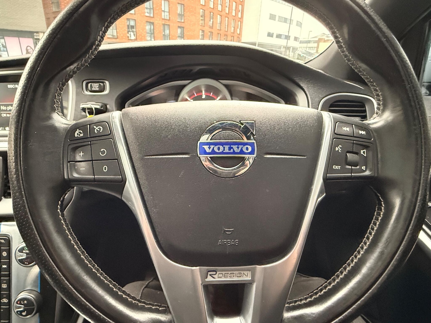 Used Volvo V40 2015 for sale - 76887016: Photo 27
