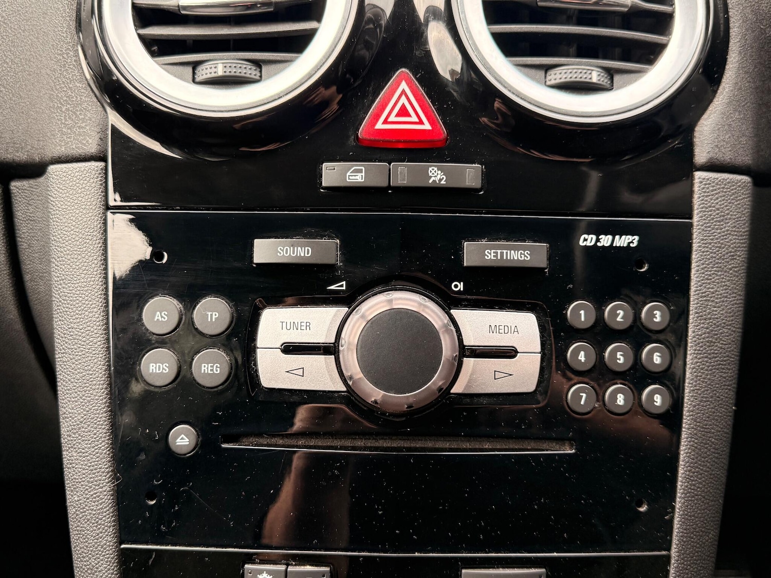 Used Vauxhall Corsa 2013 for sale - 76550286: Photo 18