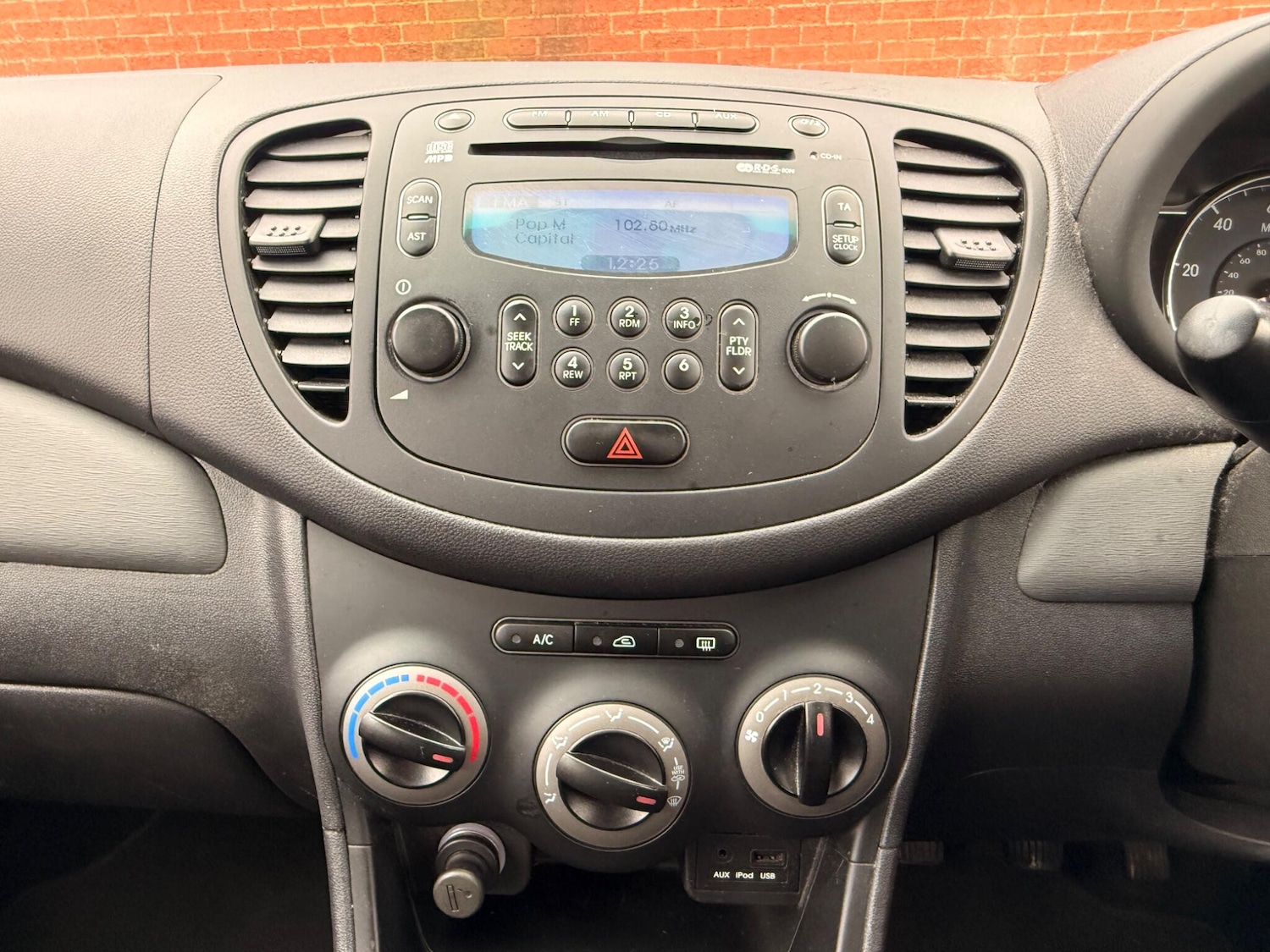 Used Hyundai i10 2012 for sale - 77575238: Photo 16