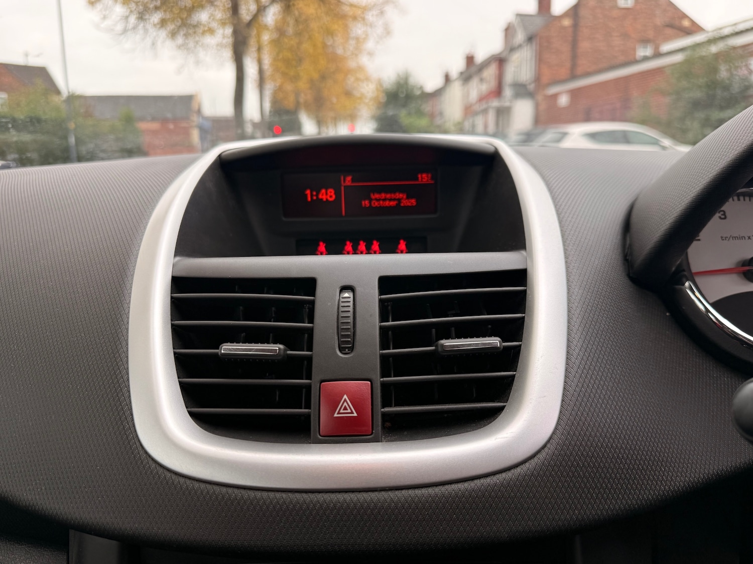 Used Peugeot 207 2010 for sale - 76275053: Photo 17