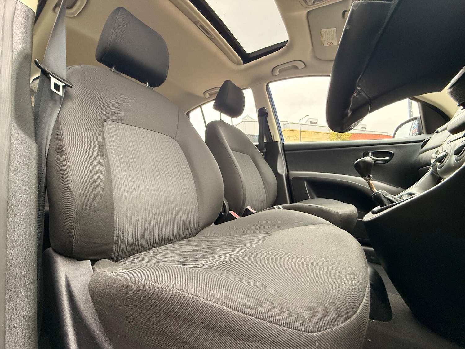 Used Hyundai i10 2011 for sale - 76472771: Photo 10