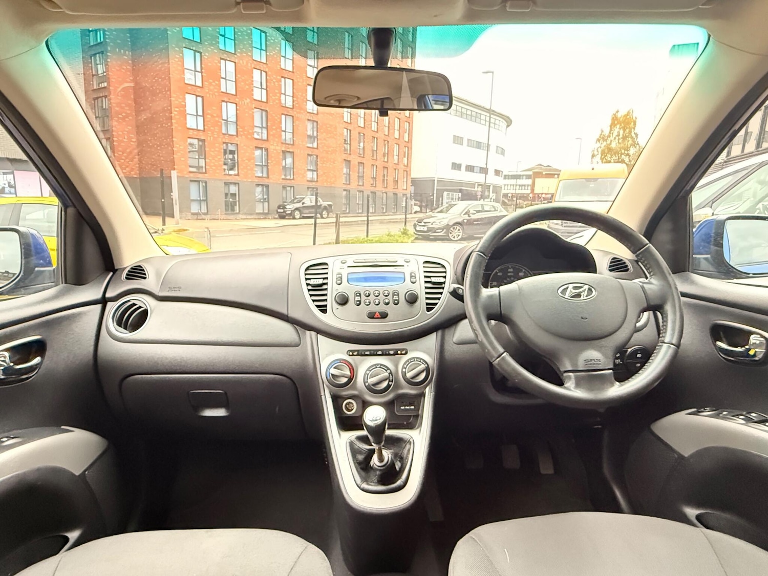 Used Hyundai i10 2011 for sale - 76472771: Photo 12