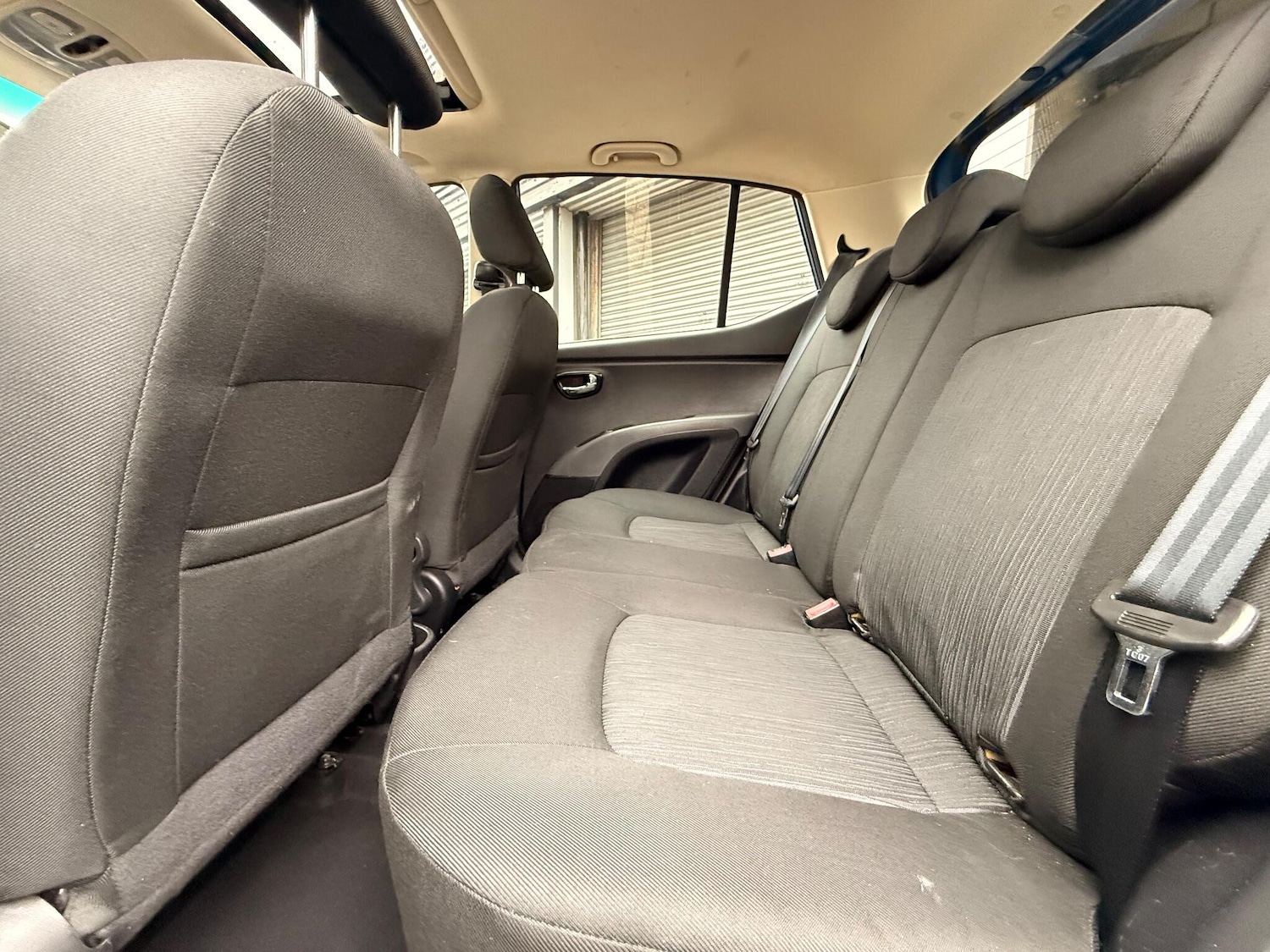 Used Hyundai i10 2011 for sale - 76472771: Photo 13