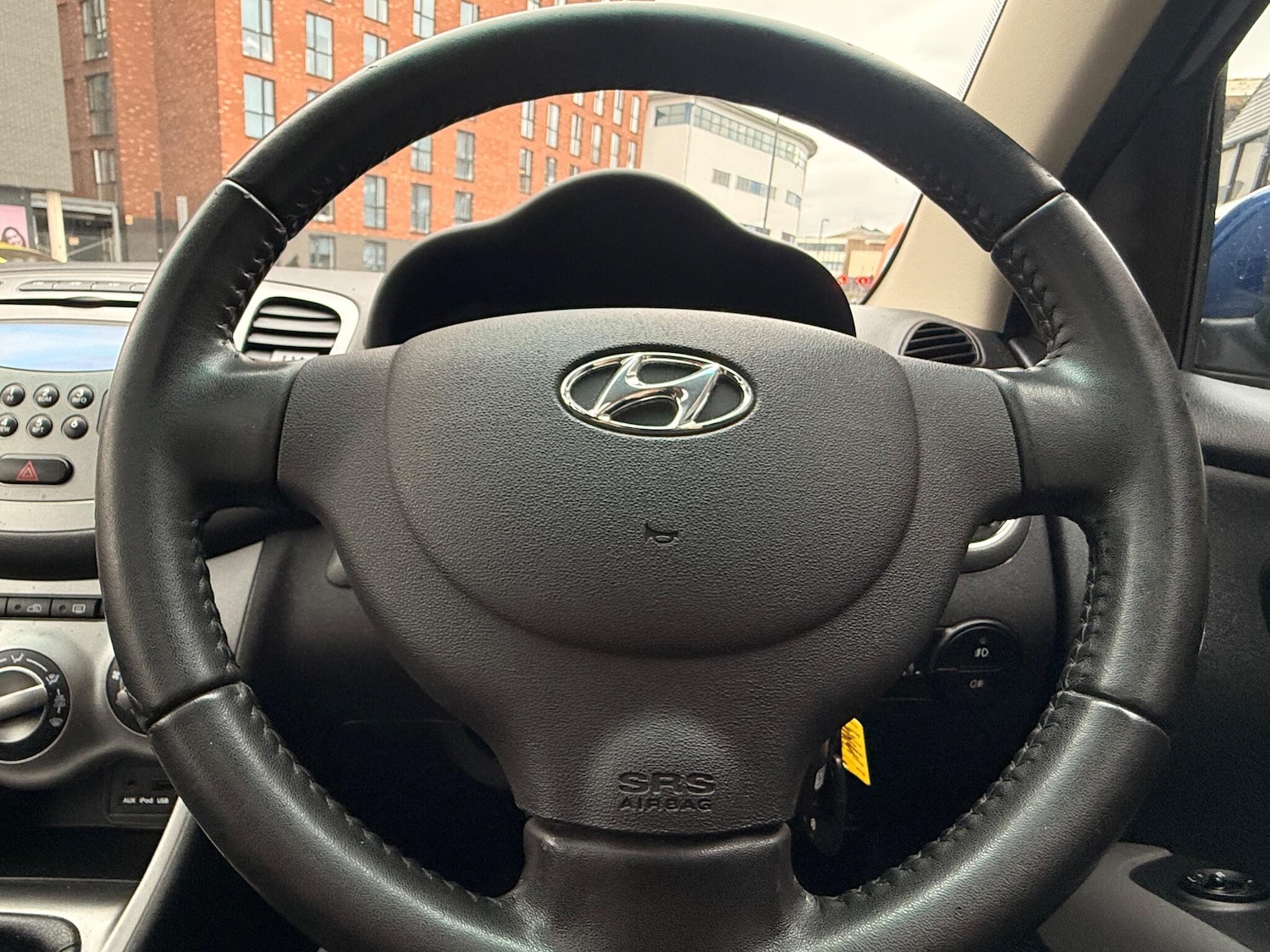 Used Hyundai i10 2011 for sale - 76472771: Photo 15