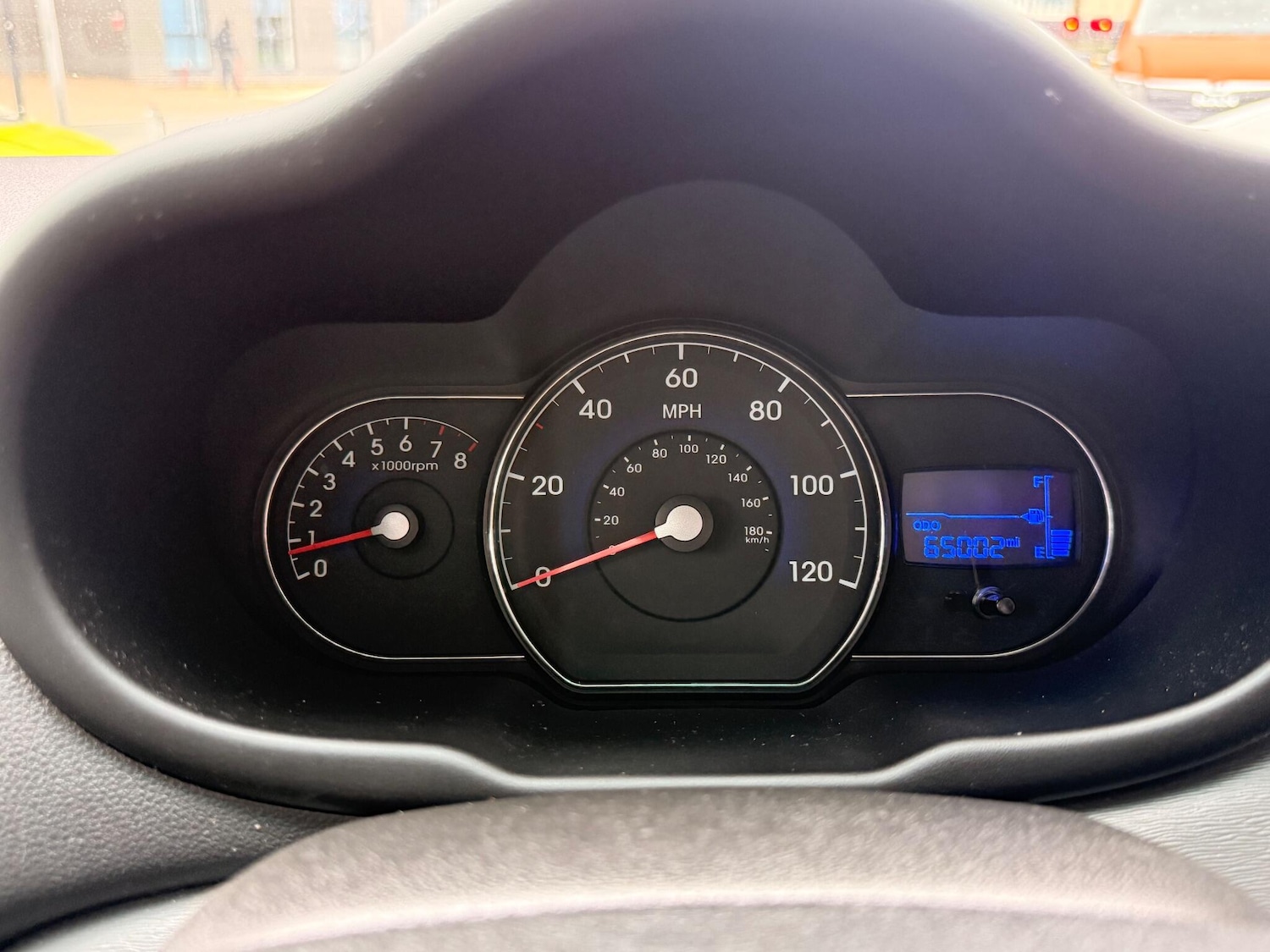 Used Hyundai i10 2011 for sale - 76472771: Photo 16