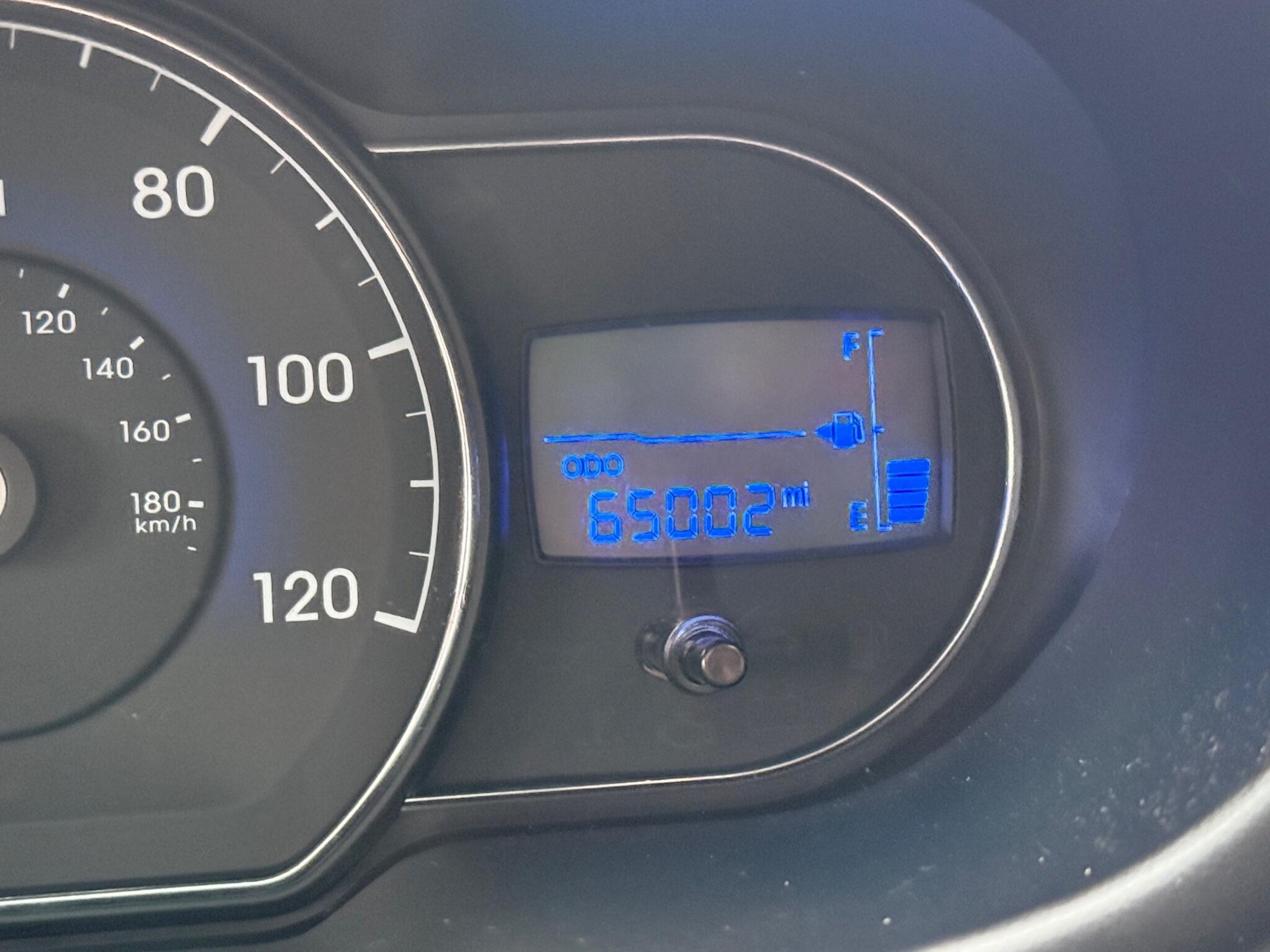 Used Hyundai i10 2011 for sale - 76472771: Photo 17