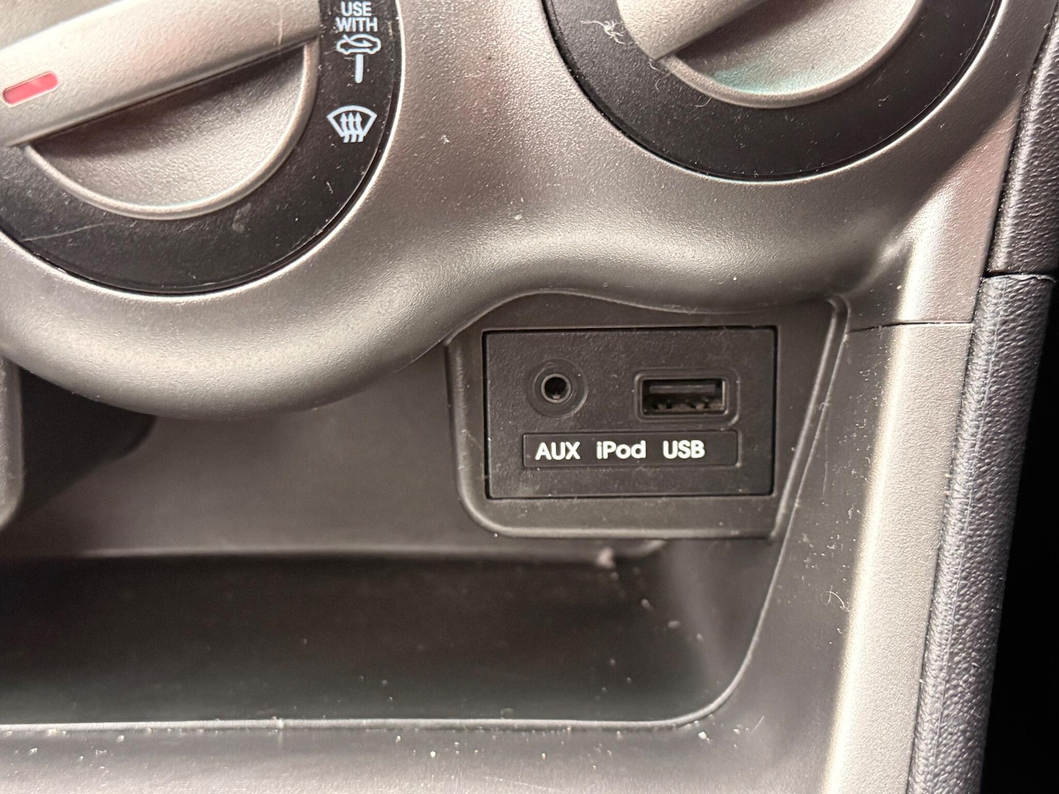 Used Hyundai i10 2011 for sale - 76472771: Photo 20