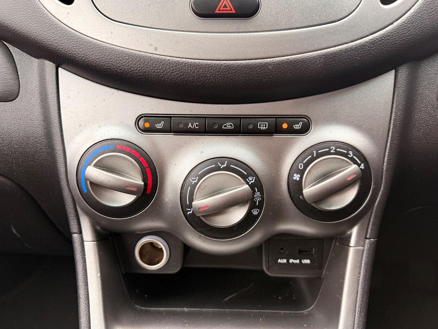 Used Hyundai i10 2011 for sale - 76472771: Photo 21