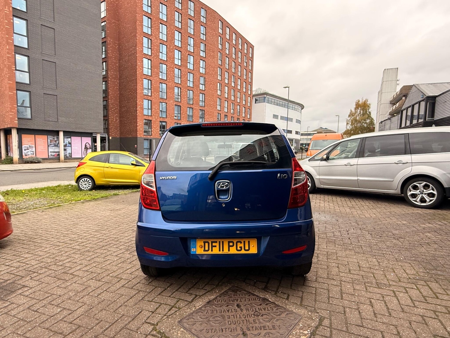 Used Hyundai i10 2011 for sale - 76472771: Photo 6