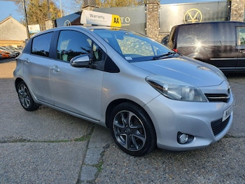 Used Toyota Yaris 2013 for sale - 75318612: Photo