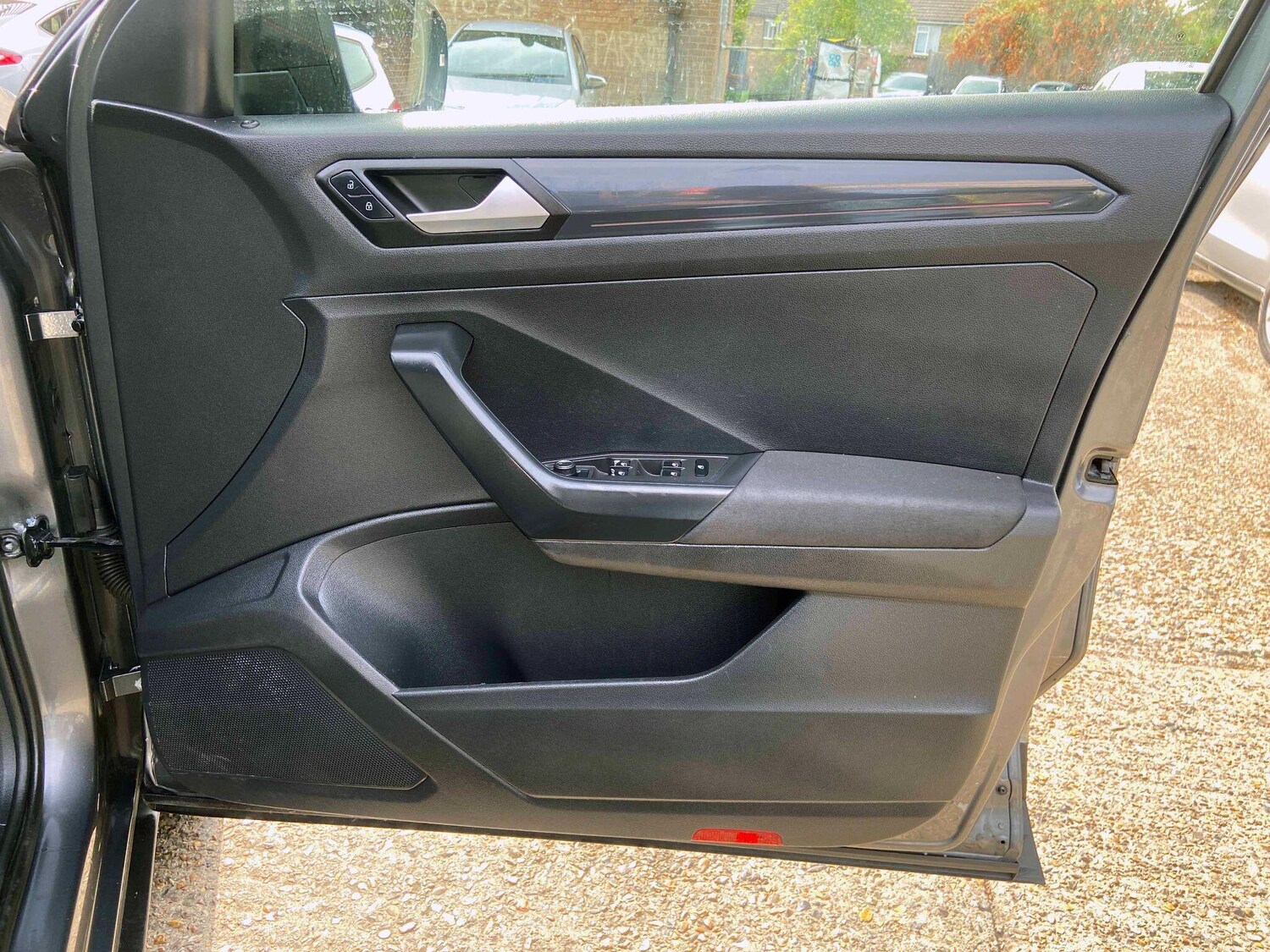 Used Volkswagen T-Roc 2019 for sale - 76227785: Photo 12