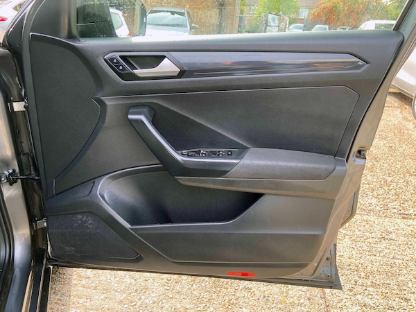 Used Volkswagen T-Roc 2019 for sale - 76227785: Photo 12