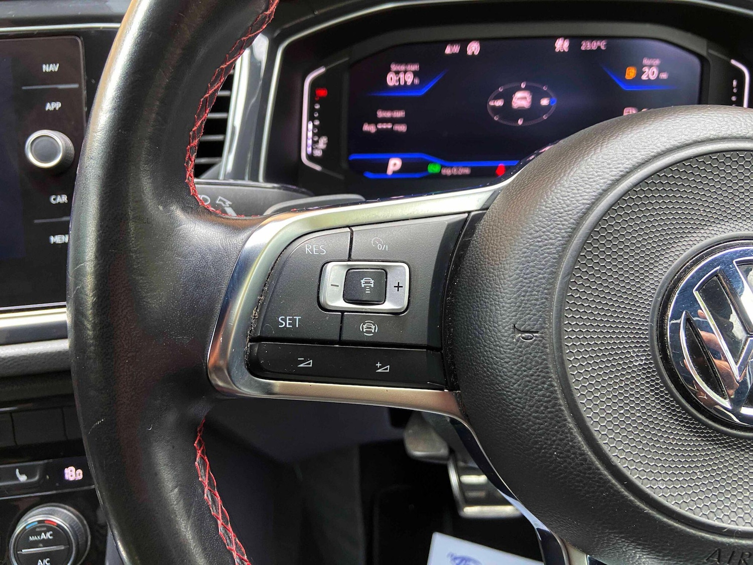 Used Volkswagen T-Roc 2019 for sale - 76227785: Photo 26