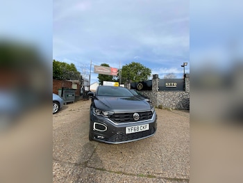 Used Volkswagen T-Roc 2019 for sale - 76227785: Photo