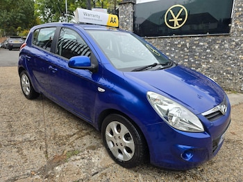 Used Hyundai i20 2011 for sale - 76270042: Photo