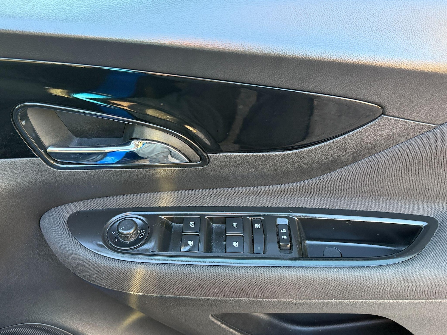 Used Vauxhall Mokka X 2018 for sale - 77091838: Photo 8