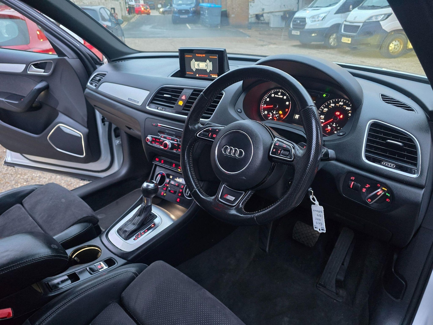 Used Audi Q3 2015 for sale - 77358424: Photo 14