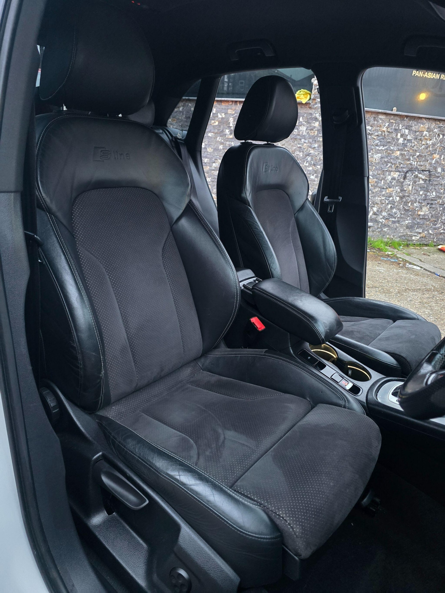 Used Audi Q3 2015 for sale - 77358424: Photo 16