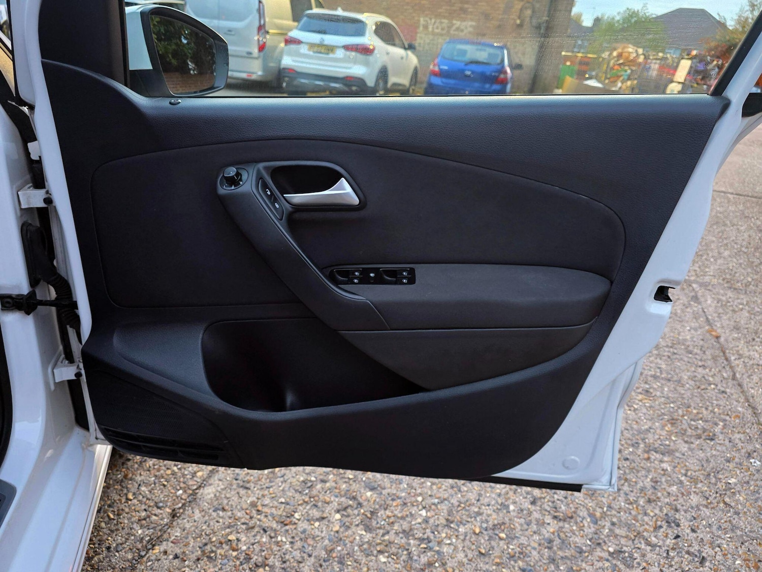 Used Volkswagen Polo 2013 for sale - 76473386: Photo 12