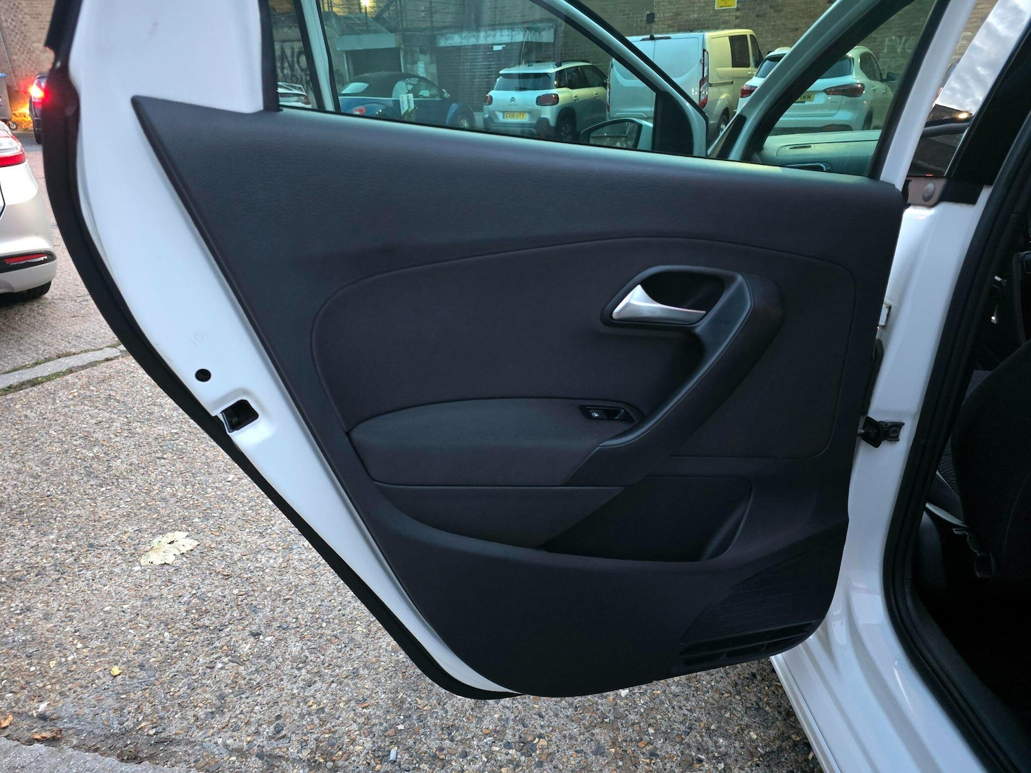 Used Volkswagen Polo 2013 for sale - 76473386: Photo 16