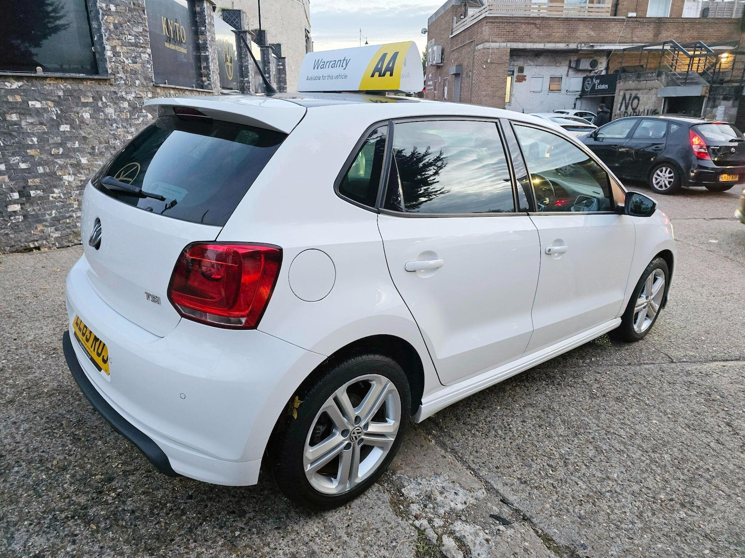 Used Volkswagen Polo 2013 for sale - 76473386: Photo 9