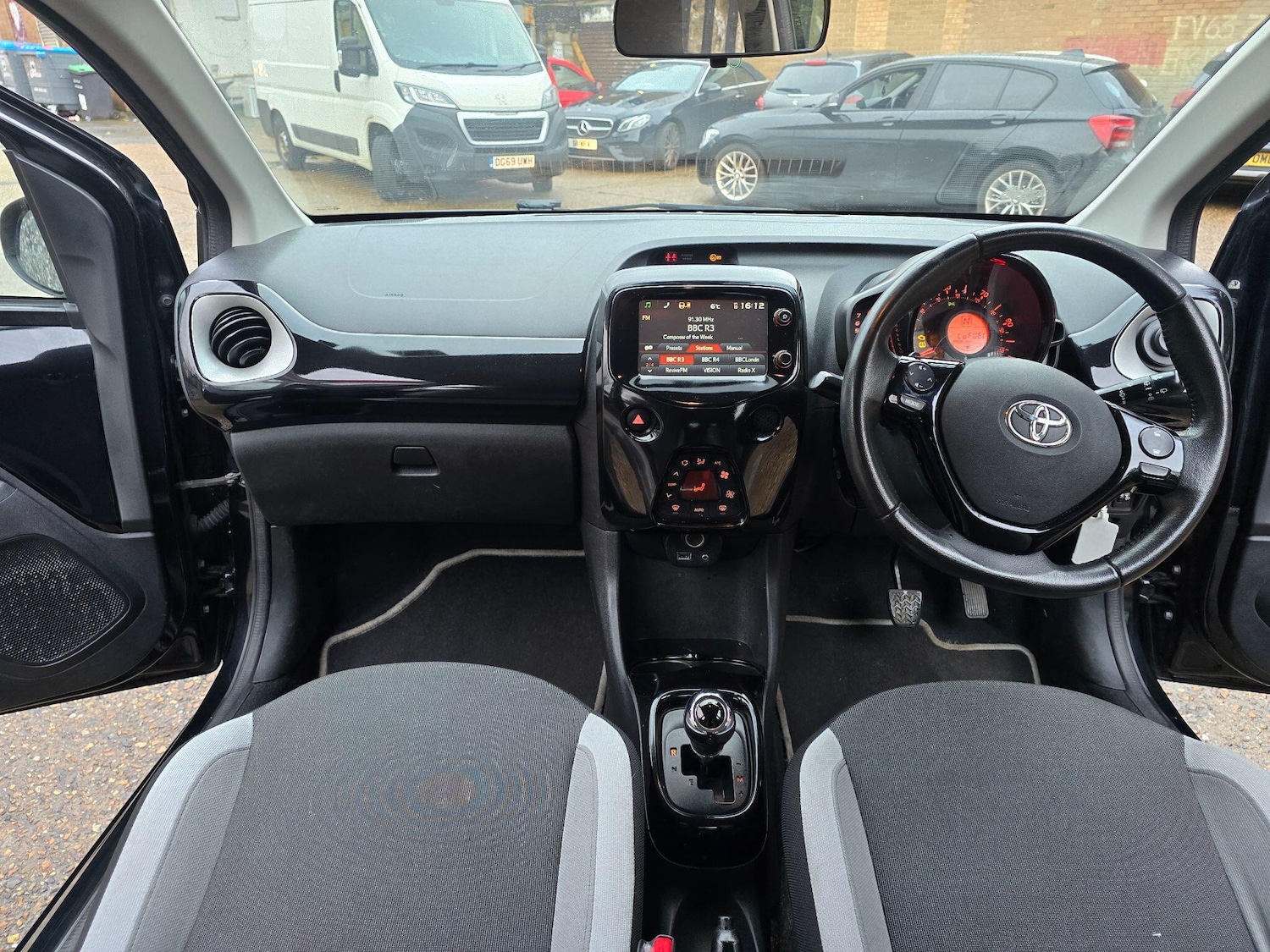 Used Toyota AYGO 2015 for sale - 77550412: Photo 13