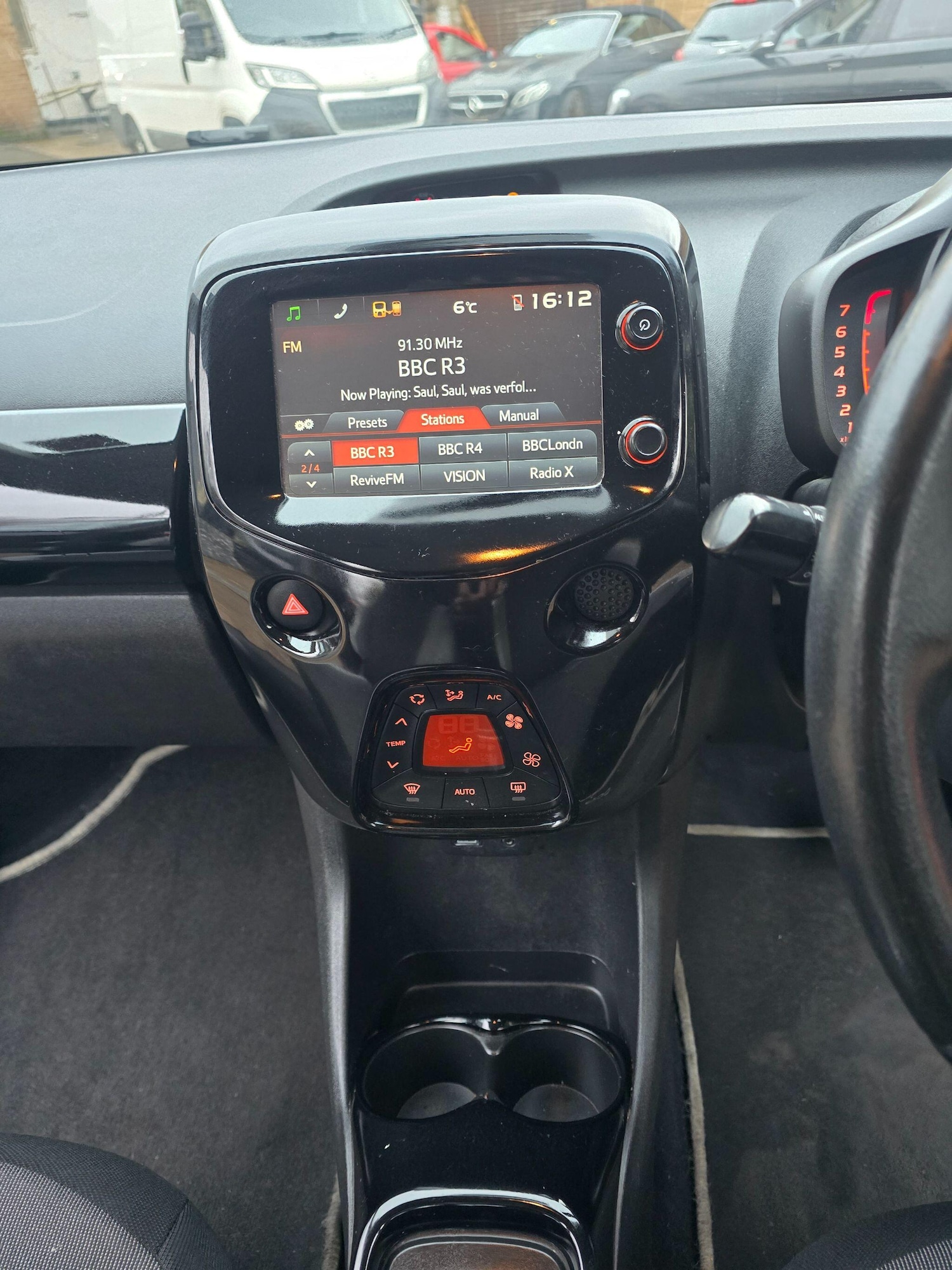 Used Toyota AYGO 2015 for sale - 77550412: Photo 15