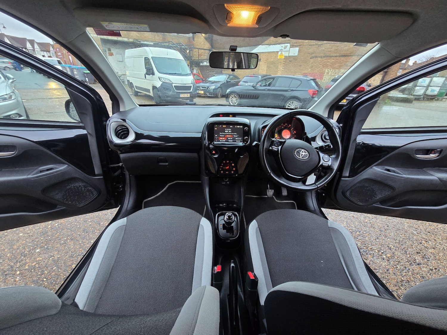 Used Toyota AYGO 2015 for sale - 77550412: Photo 16