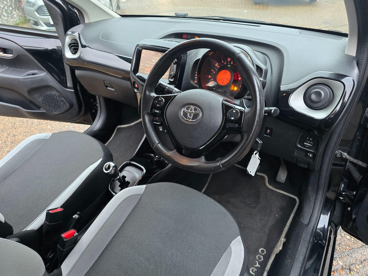 Used Toyota AYGO 2015 for sale - 77550412: Photo 17