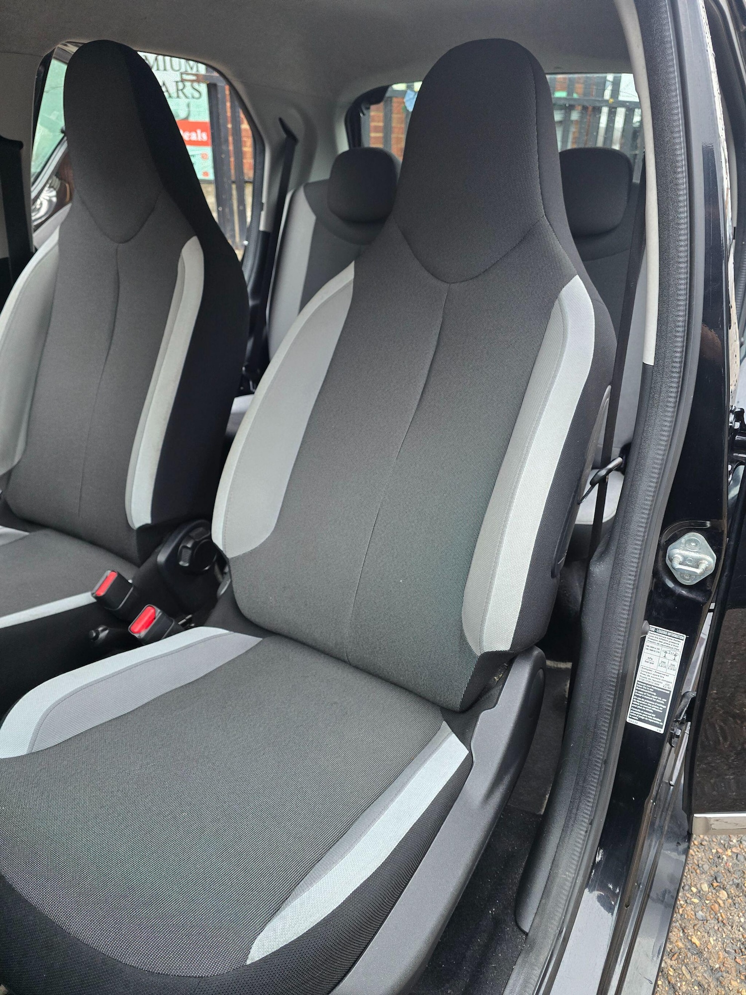 Used Toyota AYGO 2015 for sale - 77550412: Photo 19