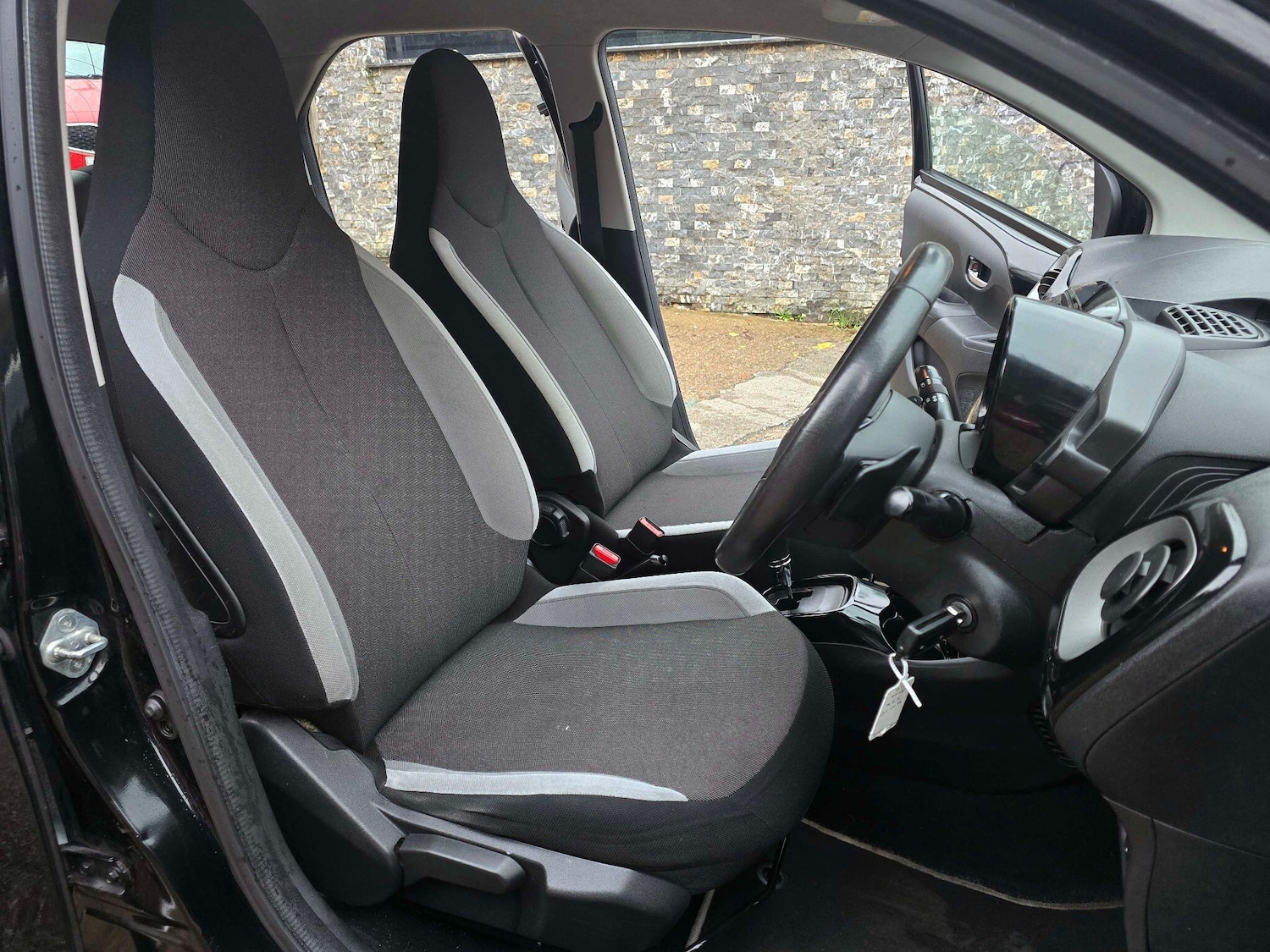 Used Toyota AYGO 2015 for sale - 77550412: Photo 22