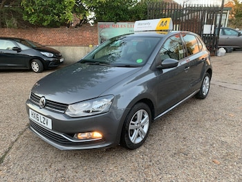 Used Volkswagen Polo 2016 for sale - 76522186: Photo