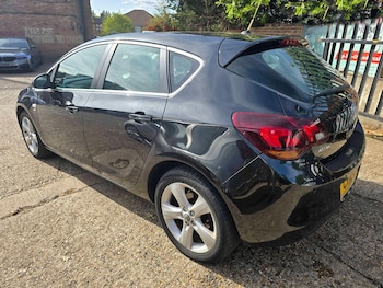 Used Vauxhall Astra 2012 for sale - 76060004: Photo