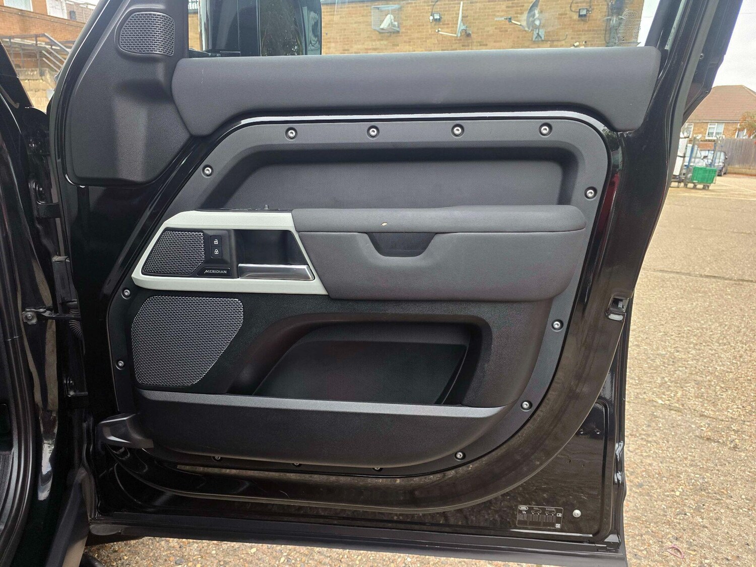 Used Land Rover Defender 110 for sale - 77695541: Photo 17