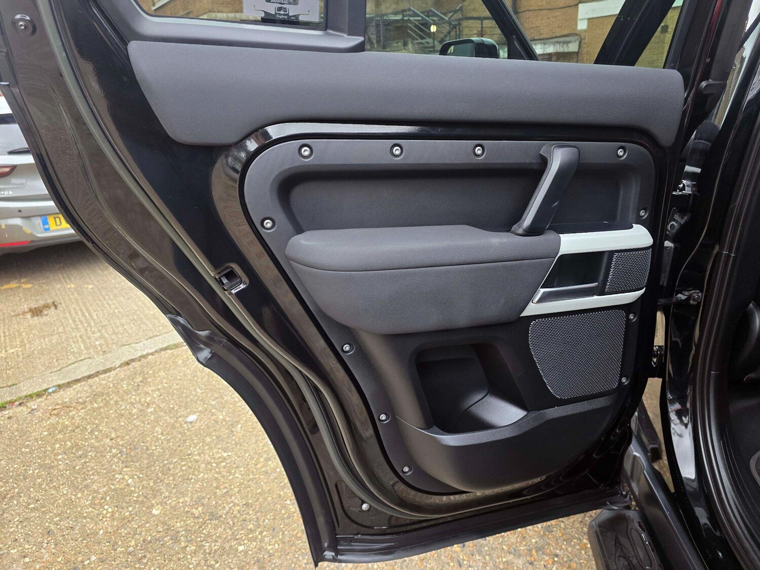 Used Land Rover Defender 110 for sale - 77695541: Photo 23