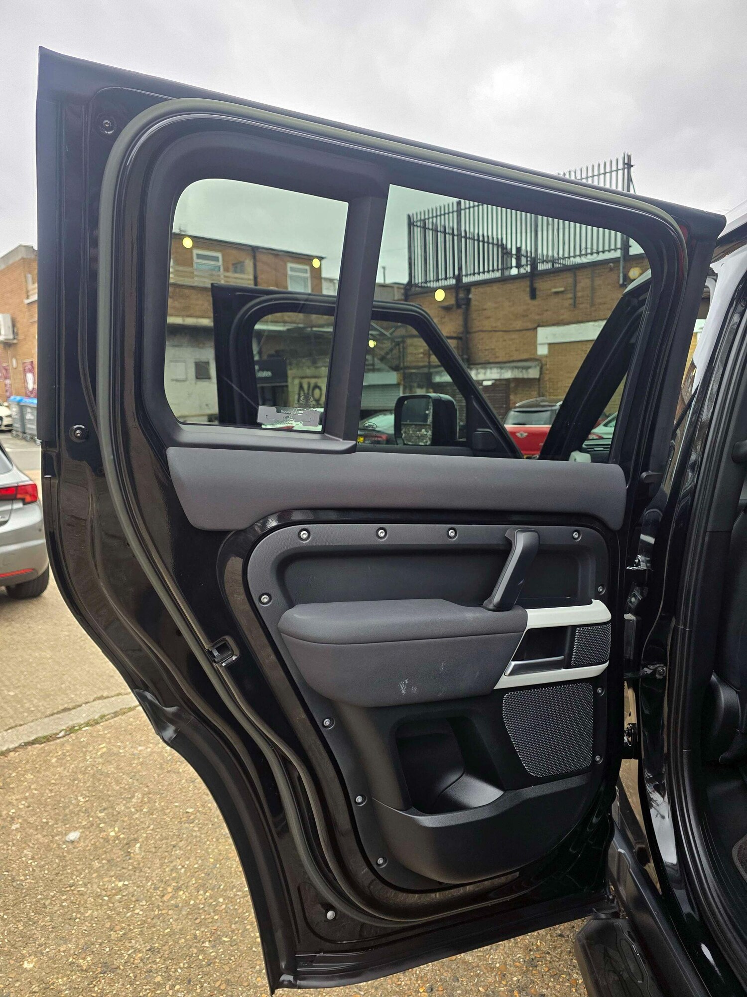 Used Land Rover Defender 110 for sale - 77695541: Photo 24