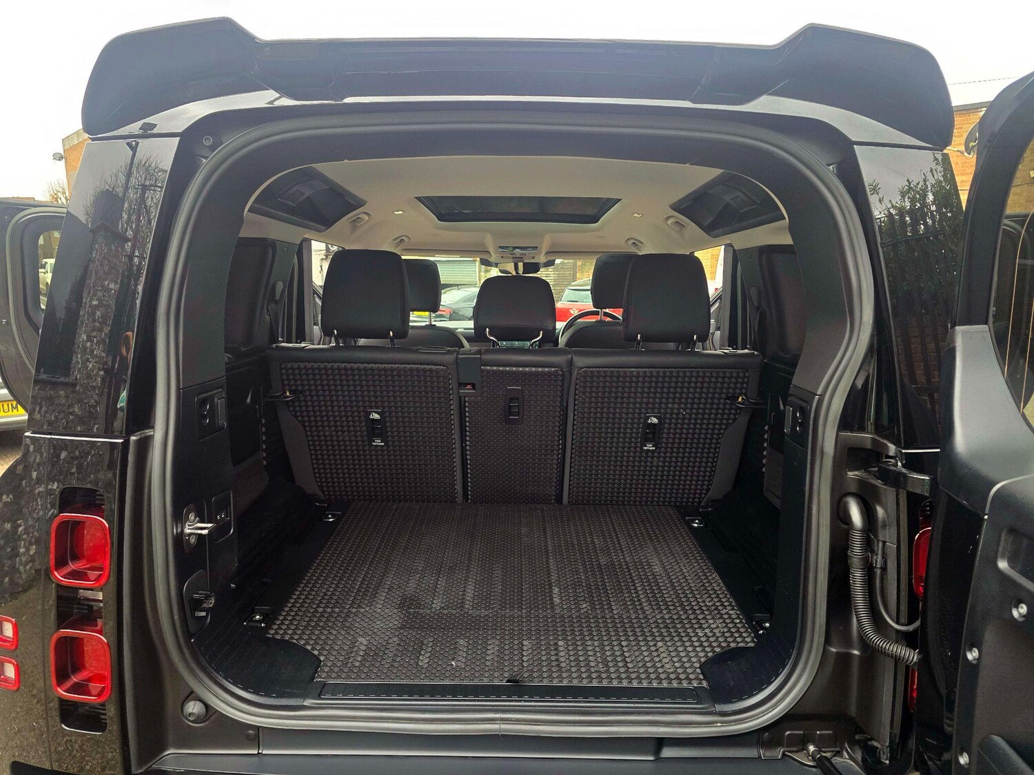 Used Land Rover Defender 110 for sale - 77695541: Photo 25