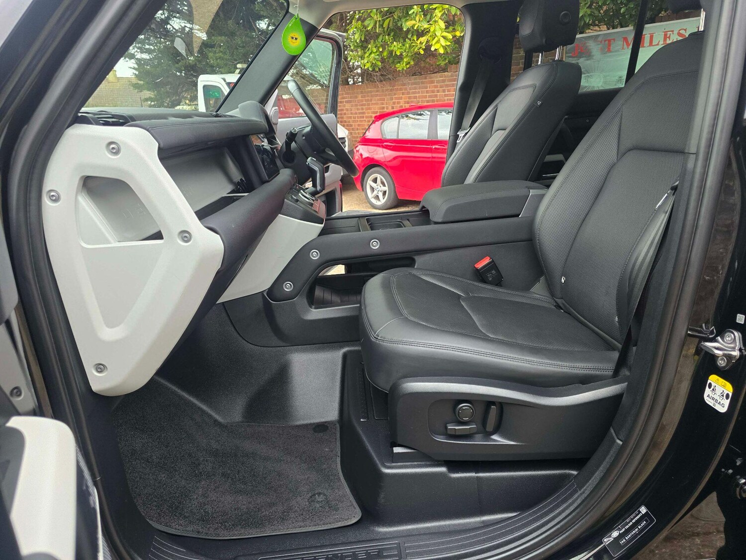 Used Land Rover Defender 110 for sale - 77695541: Photo 39