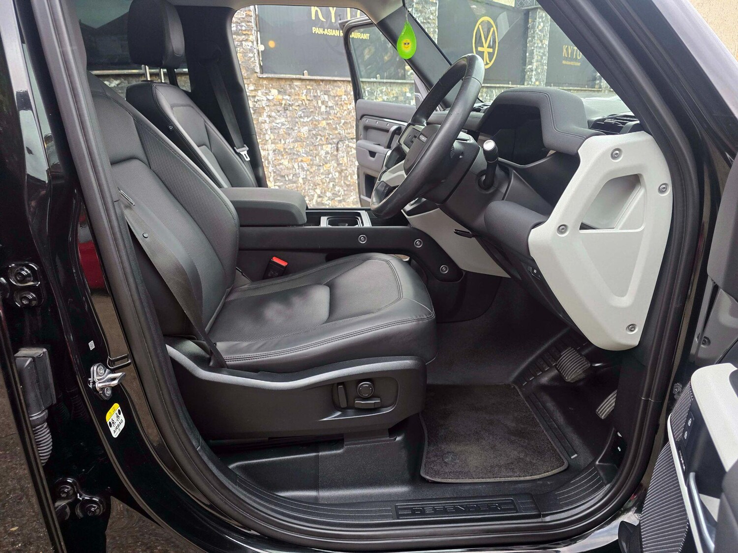 Used Land Rover Defender 110 for sale - 77695541: Photo 42